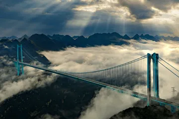 花江峡谷大桥自10月27日封闭景区：综合提升，观光电梯施工